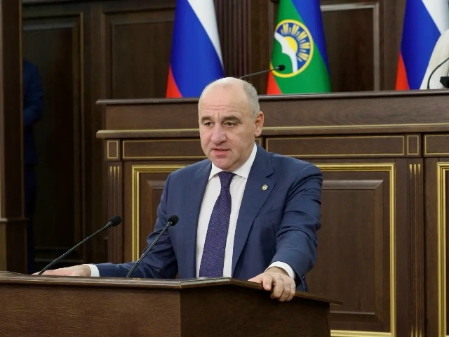 Уважаемый Рашид Бориспиевич! Поздравляю Вас с переизбранием на должность Главы Карачаево-Черкесской Республики!