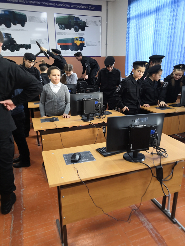 Воспитанники детского дома посетили ДОСААФ в рамках мероприятий по реализации проекта «Юнармия. Наставничество» .