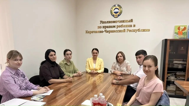 в рамках мониторинга на территории Карачаево-Черкесской Республики Авдеевой Владленой Павловной и Жариковой Анной Владимировной, социологами СПБГУ, были проведены глубинные интервью по случаям работы с подростками нашей республики