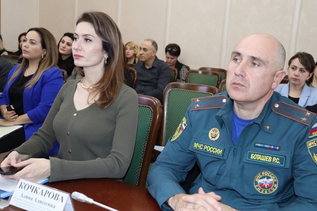 Заседание Комиссии по делам несовершеннолетних и защите их прав при Правительстве Карачаево-Черкесской Республики.