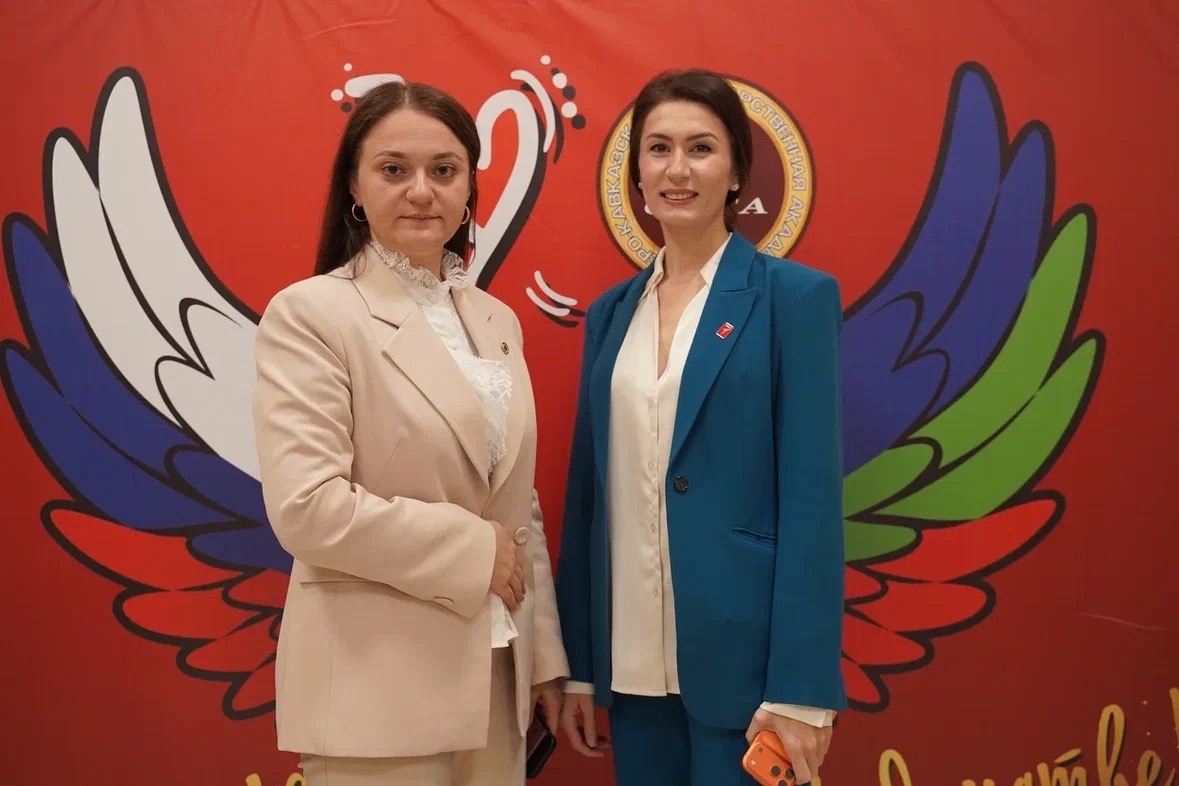 Уполномоченный по правам ребенка в Карачаево-Черкесской Республике Алакаева Мария Юрьевна вчера приняла участие в региональном слёте наставников Движения Первых