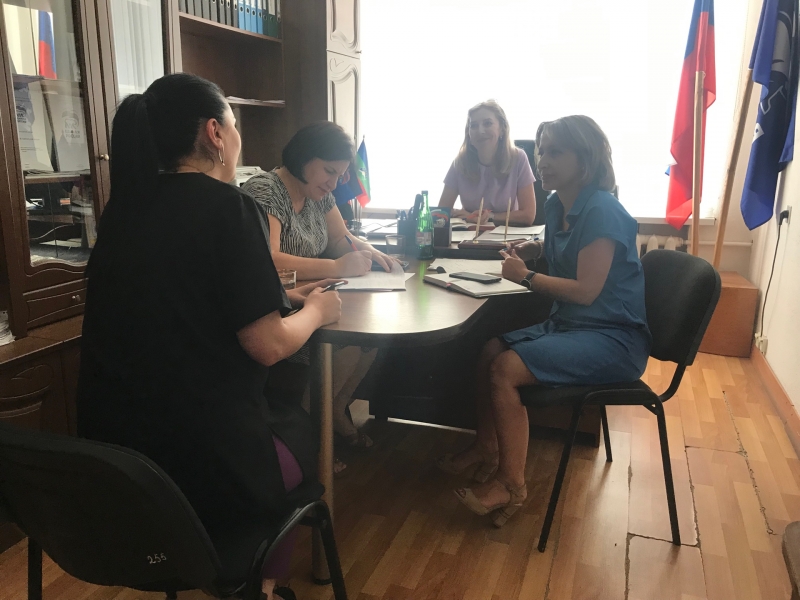 Аппаратом Уполномоченного по правам ребёнка в КЧР  проведён выездной приём граждан в Малокарачаевском муниципальном районе.