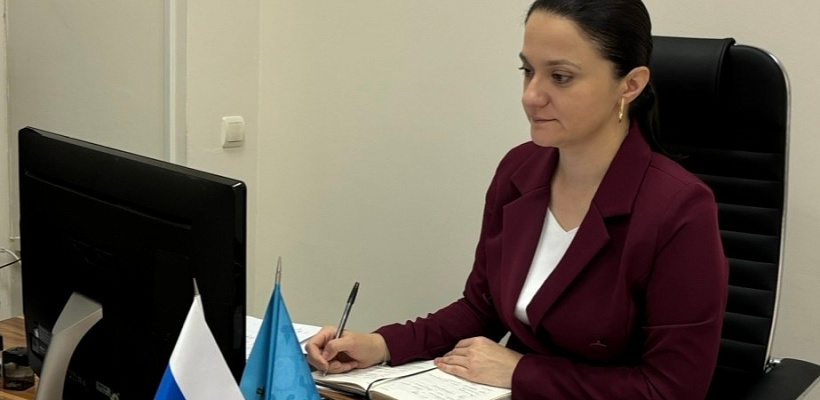 Уполномоченный по правам ребенка в Карачаево-Черкесии Алакаева Мария Юрьевна и заведующий «Наркологическим диспансером» Мамхягов Амин Солтанович провели ВКС вебинар «Выявление признаков употребления психоактивных веществ у несовершеннолетних».